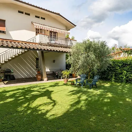 Tea Rose House Daire Capannori
